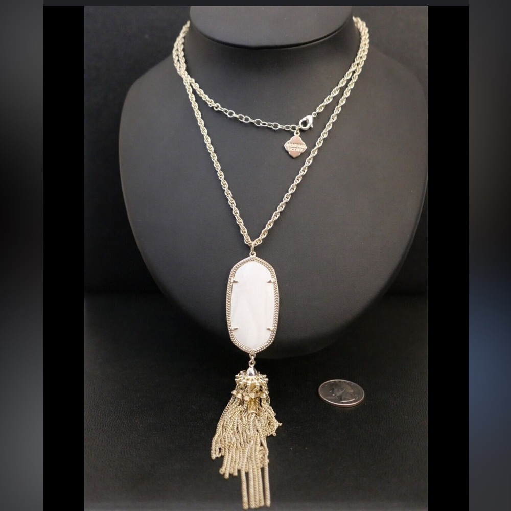 Kendra Scott necklace